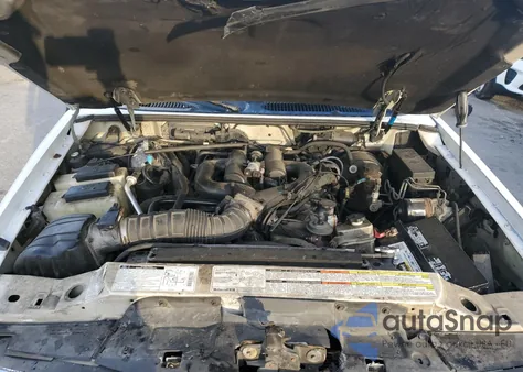 1997 Ford Explorer z USA, uszkodzony, nr VIN 1FMDU34E0VUA15171